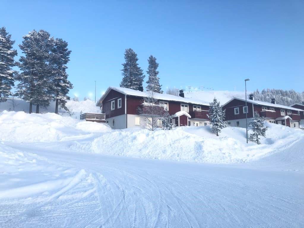 Lägenheten uppe till vänster i bild