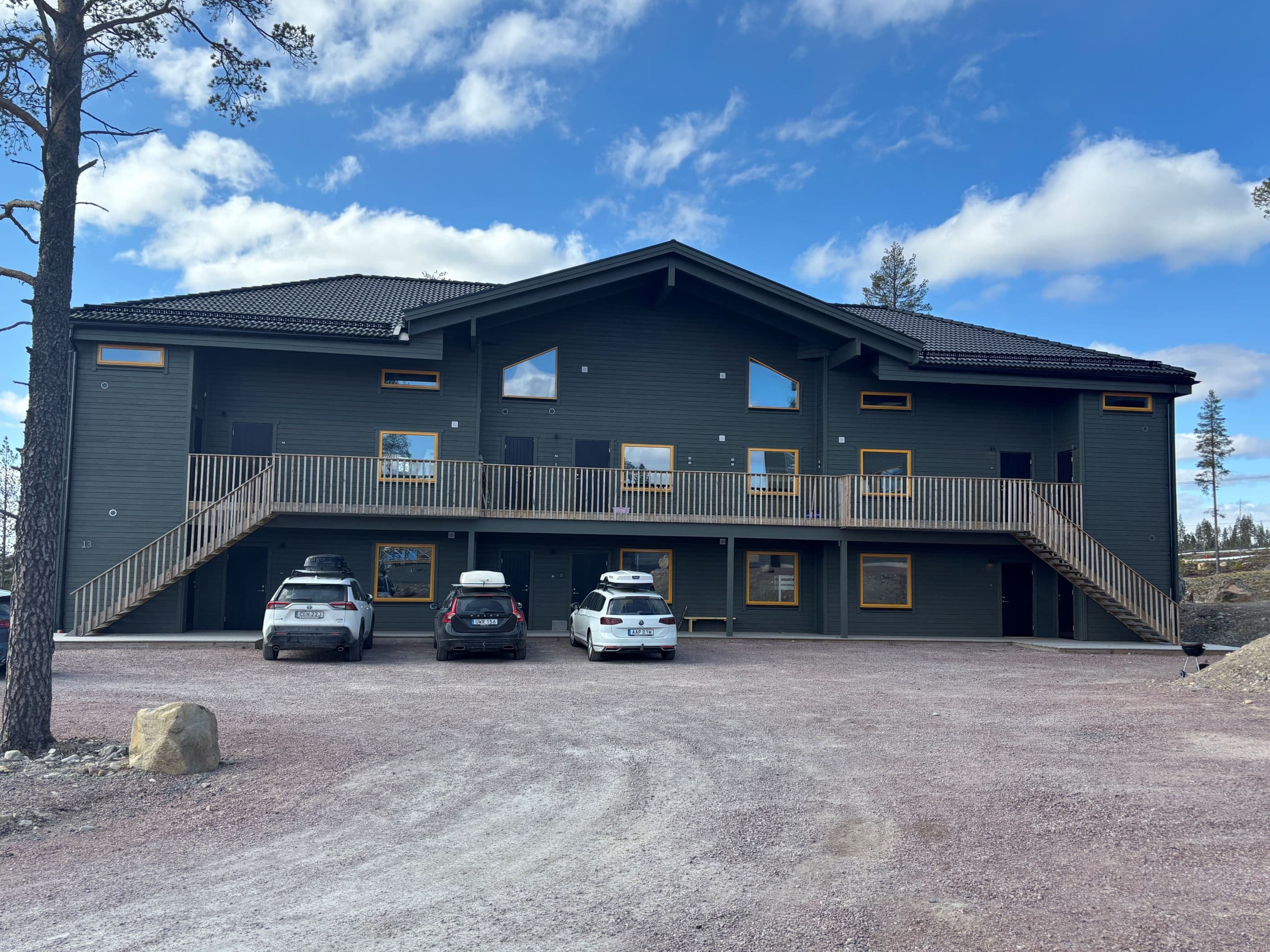 Bostadsrättshuset med totalt 6 lägenheter. 3A längst ner till höger i bild.