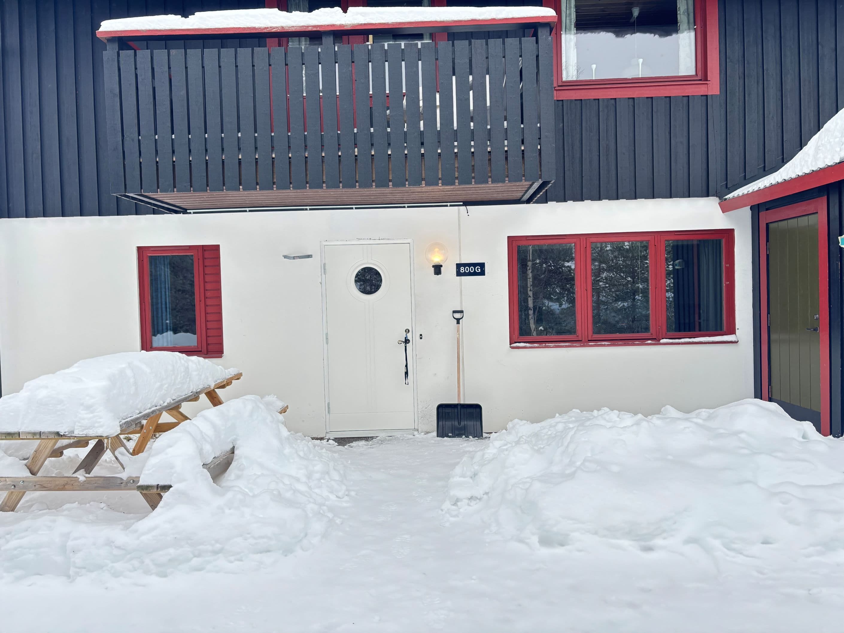 Entrén och uteplats