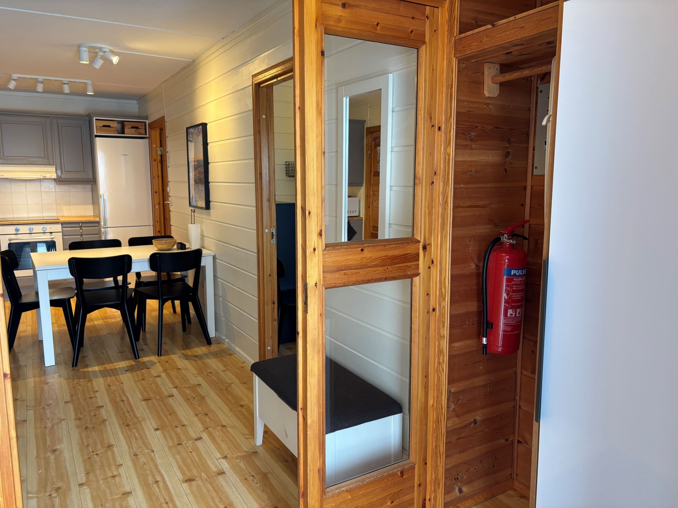 Hall med torkskåp