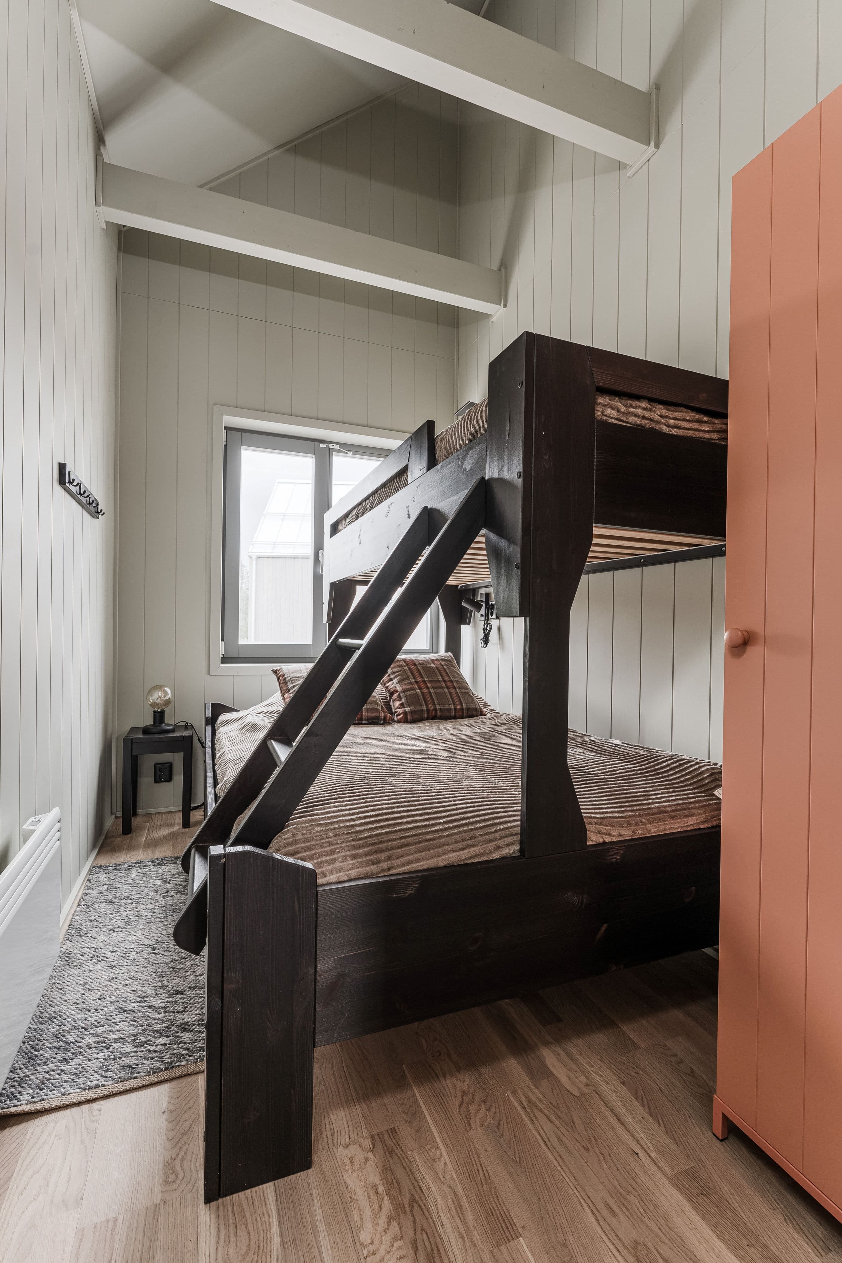 Ena sovrummet på övre plan
