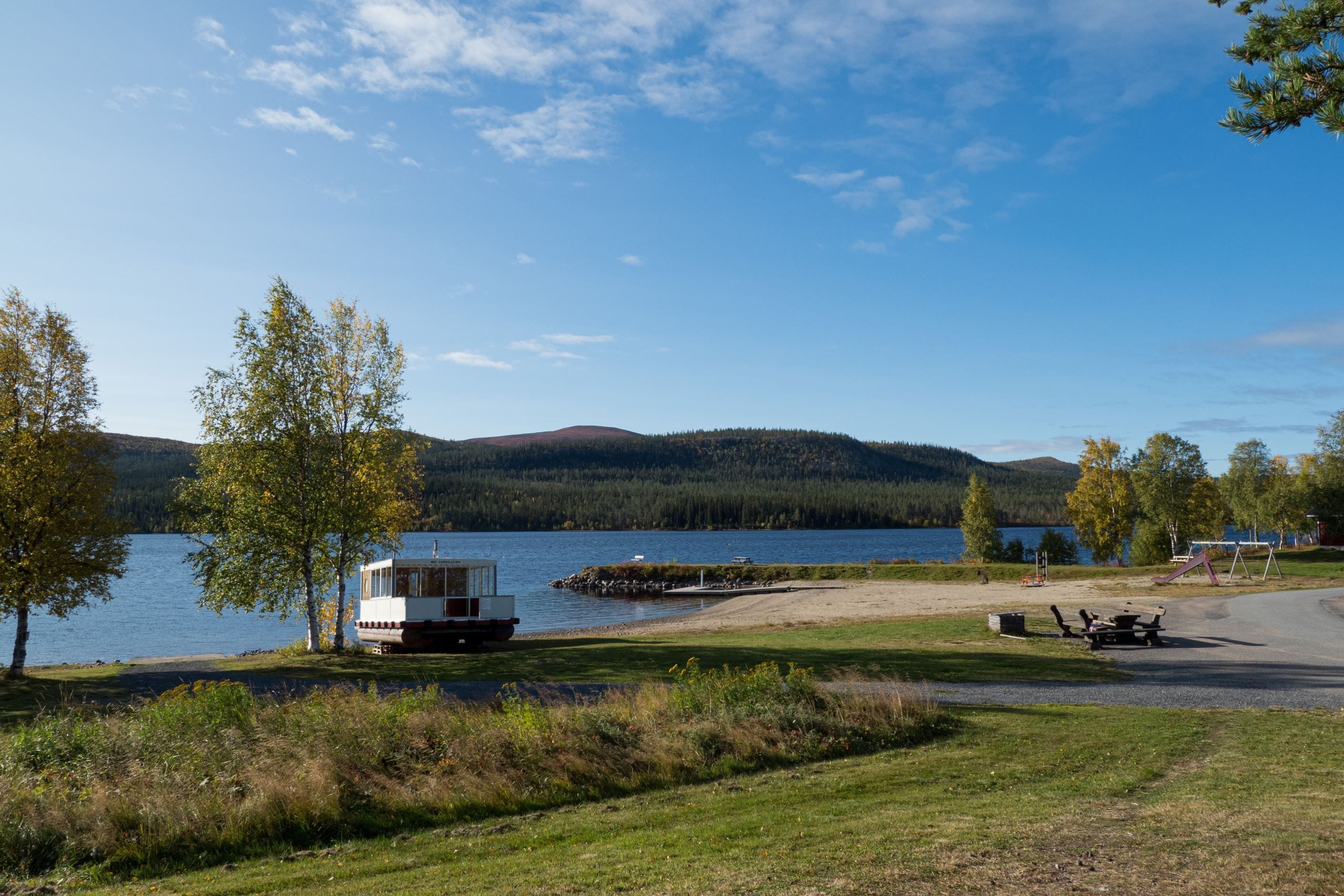Stranden mitt i byn